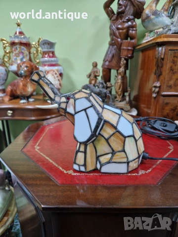 Прекрасна антикварна настолна лампа Тифани 