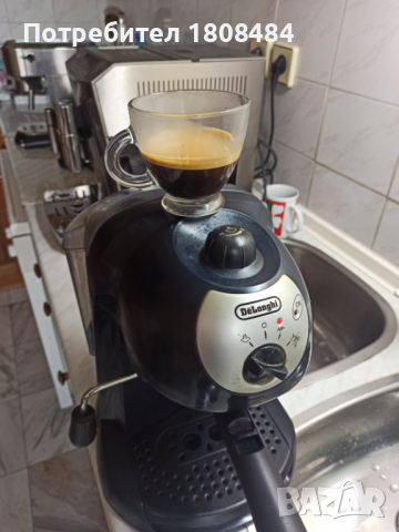 Кафемашина Делонги с ръкохватка с крема диск, работи отлично , снимка 3 - Кафемашини - 44717199
