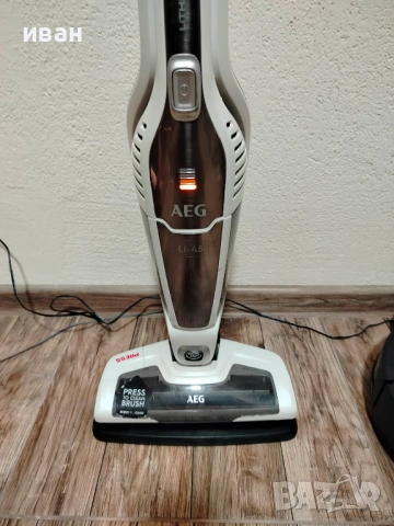 Вертикална прахосмукачка AEG CX7 Animal Flexibility LI-45, снимка 7 - Прахосмукачки - 53386299