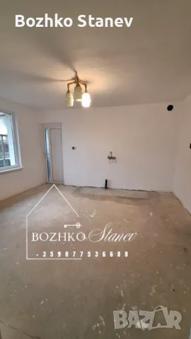 Продавам къща в гр. Долни Чифлик , снимка 17 - Къщи - 48241493