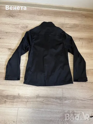 Дамско яке ветровка. , снимка 2 - Якета - 49479463