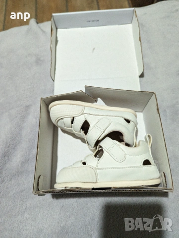 KK Бебешки боси сандали бели | 21 номер / 13.3 см стелка, снимка 8 - Детски сандали и чехли - 53851830