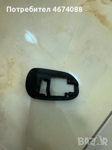 Гумена подложка на Лява външна дръжка на БМВ BMW E46 само за 10лв. 7012769