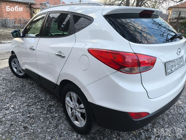 Hyundai ix35 2.0 CRDI, снимка 6 - Автомобили и джипове - 53748956