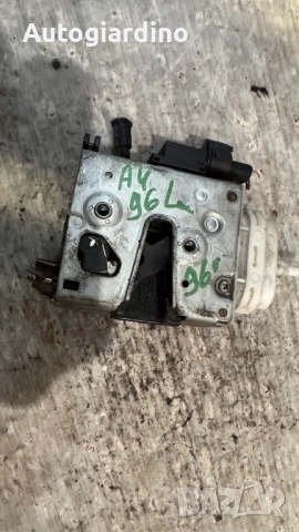 Брава за врата на Audi A4 - 8D1837015E , снимка 2 - Части - 53066351