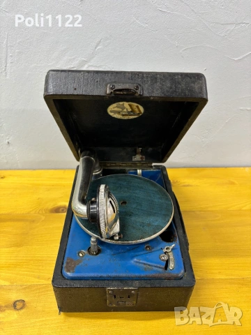 Миниатурен работещ съветски патефон „Артель Граммофон“ – Ленинград (40–50-те г.), снимка 2 - Антикварни и старинни предмети - 53415855