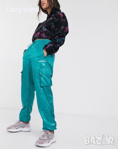 Adidas Originals cargo панталон , снимка 1 - Панталони - 40979609