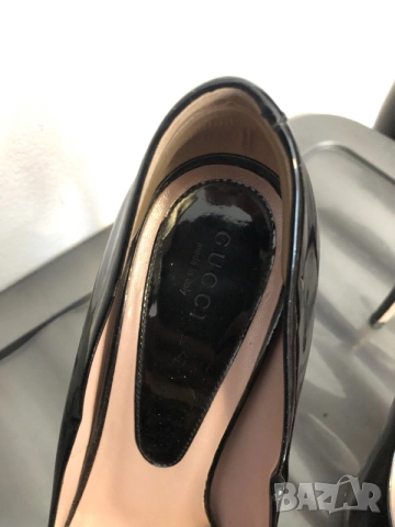 Оригинални обувки Gucci от черна лакирана кожа (размер 39), снимка 3 - Дамски обувки на ток - 55963681