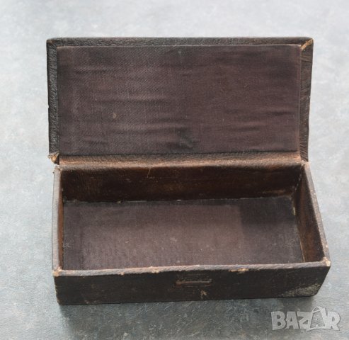 Кожена кутийка за бижута , снимка 3 - Антикварни и старинни предмети - 41317428