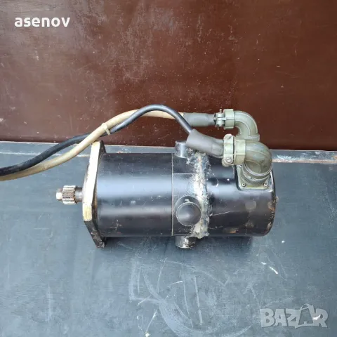 серво двигател