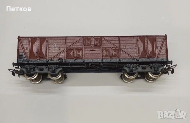 Товарен вагон четириосен Piko мащаб H0
