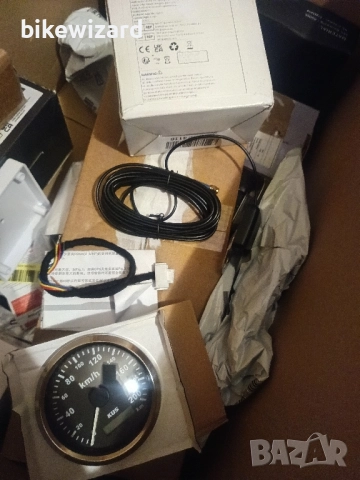 Водоустойчив GPS скоростомер, километраж 0-200 км/ч за кола и мотоциклет 85 мм НОВ, снимка 4 - Аксесоари и консумативи - 52697686