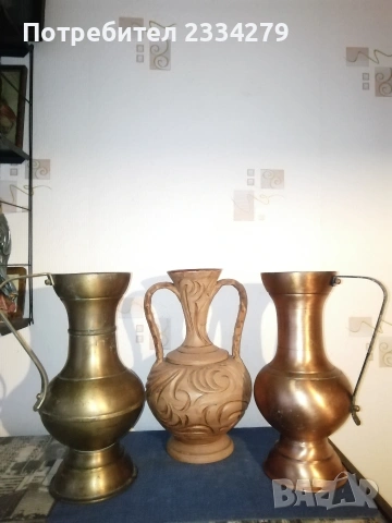 Стари вази,стомни, делва. 