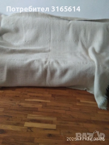 Продавам домашно тъкани, много запазени.