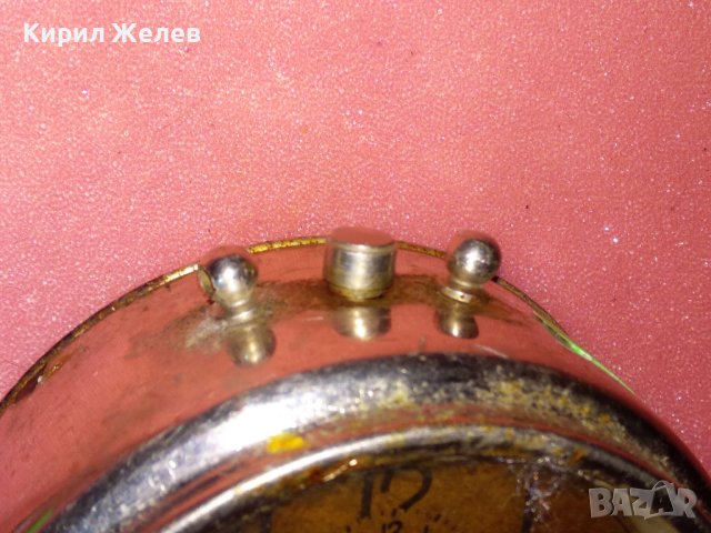 РОДИНА Стар КОЛЕКЦИОНЕРСКИ МЕХАНИЧЕН БЪЛГАРСКИ БУДИЛНИК РАНЕН СОЦ 13681, снимка 9 - Антикварни и старинни предмети - 44466080