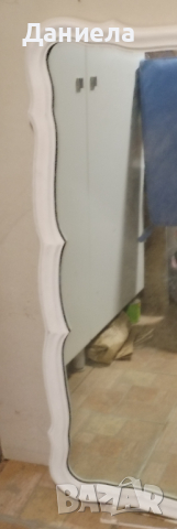 Бяло огледало с дървена рамка 107/77см. 