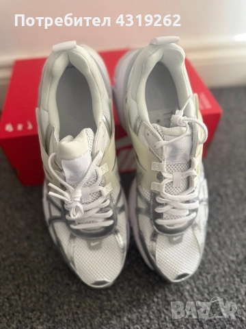 Мъжки маратонки Nike V2K Run, снимка 2 - Маратонки - 52751167