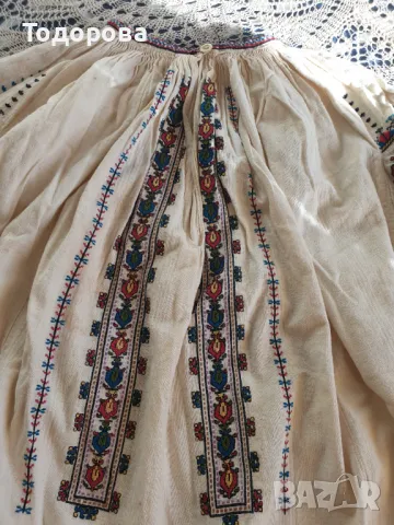 Автентична риза от народна носия.Богато везана, снимка 3 - Антикварни и старинни предмети - 47558730