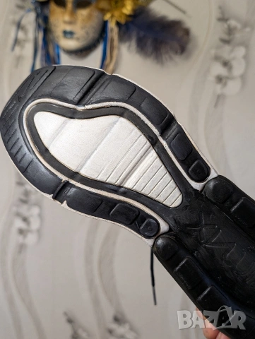 оригинални маратонки Nike Air Max 270 Flyknit номер 44-45, снимка 6 - Маратонки - 53511270