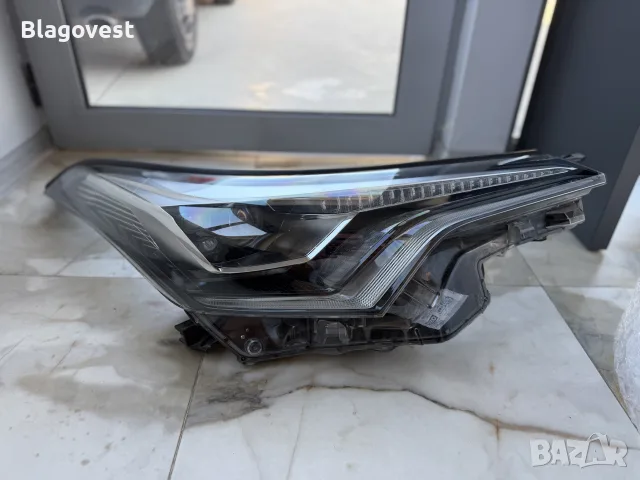 Оригинален Десен Full LED Фар за Toyota C-HR (2016-2020) OEM 81110-F4170-00