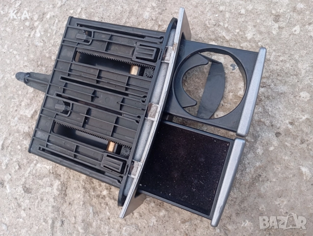 Поставка за чаши (cup holder) Alfa Romeo 147, снимка 2 - Части - 51888878