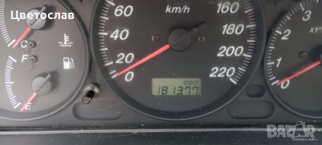 Mazda 323, снимка 7 - Автомобили и джипове - 51702467