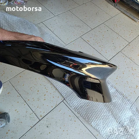 Yamaha Majesty 400 заден капак акумулатор скойлер над акумулатор, снимка 4 - Части - 55994642