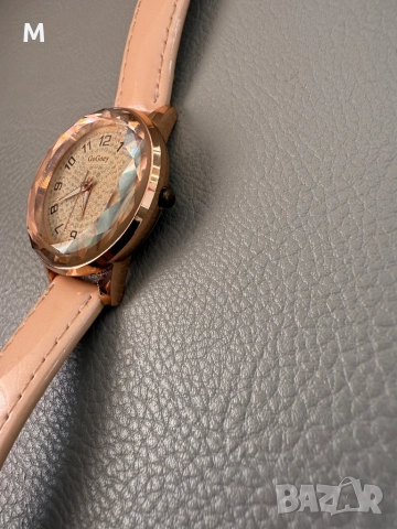 Дамски часовник, снимка 3 - Дамски - 52479526