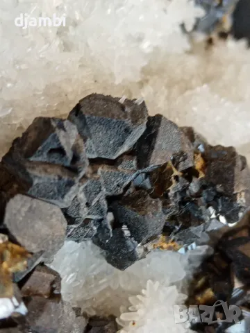 №170,Кварц, Кварцова друза със сфалерит, Планински кристал, Кристали,Минерали,Родопи,, снимка 2 - Декорация за дома - 48556958