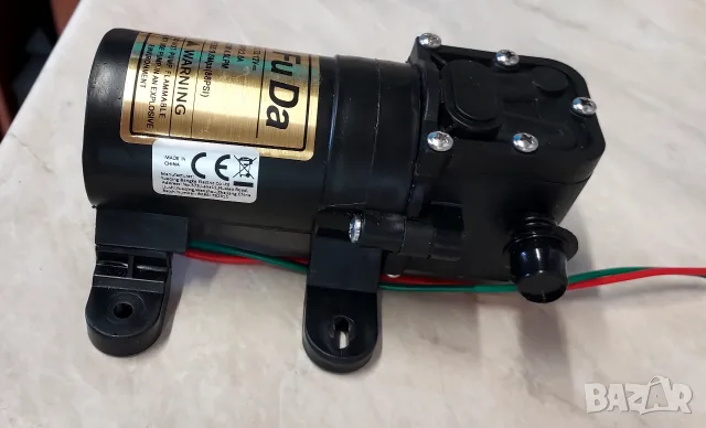 Диафрагмена Хидрофорна водна помпа 12v 70psi 0.6MPa 4L /, снимка 4 - Водни помпи - 55836648