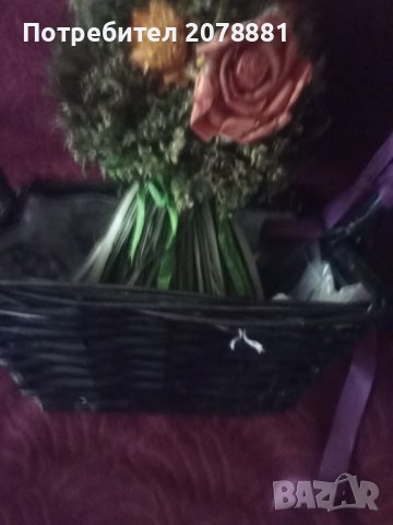 Ръчно плетена кошничка с цветя, снимка 9 - Декорация за дома - 41786653