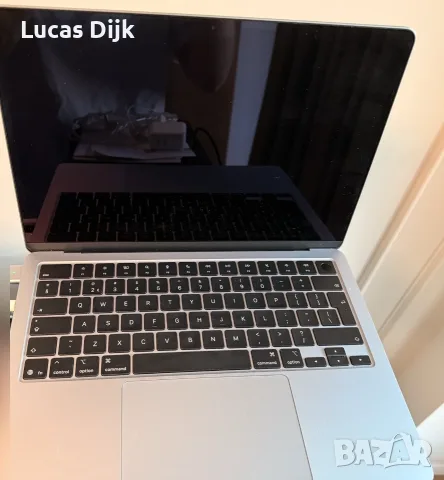 MacBook Air 13" M4 2025 / 16GB RAM / 512GB SSD / 100% батерия, снимка 2 - Лаптопи за дома - 56215980