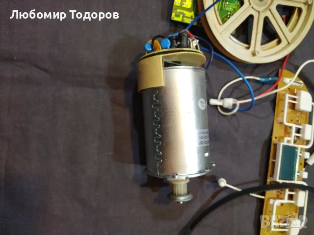 Електромотор и други части от хлебопекарна ФИЛИПС, снимка 9 - Друга електроника - 47511202