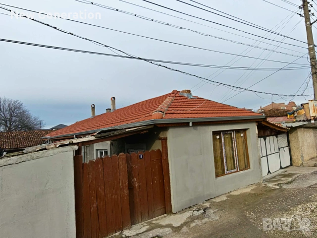 Продава къща на 100 метра от Дунавската градина с нов покрив и дограма , 9 стаи, снимка 4 - Къщи - 53278324