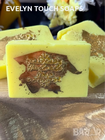 Натурален сапун с аромат на Дюля, снимка 2 - Козметика за тяло - 52807193