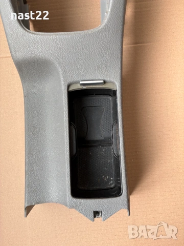 Централна конзола-ръчна Голф 5 Пасат VW Golf 5 , снимка 3 - Части - 53478299