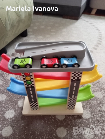 Писта с колички , снимка 2 - Коли, камиони, мотори, писти - 52422381