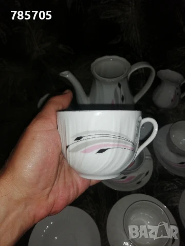 Порцеланов сервиз за чай и кафе , снимка 5 - Сервизи - 50925606