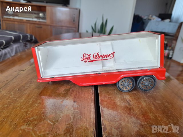 Старо ремарке за камионче Soft drinks