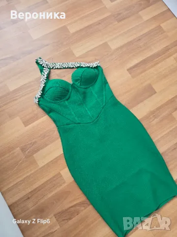 Бандажна зелена рокля, снимка 3 - Рокли - 49931639