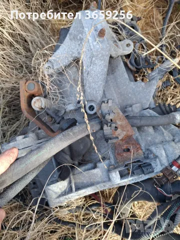 Дачия Сандеро 1.2 бензин 75 кон скоростна кутия, снимка 5 - Части - 45569152