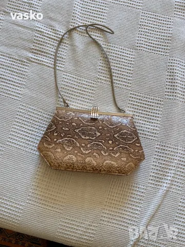 Дамска чанта-змийска кожа, снимка 2 - Чанти - 49368626