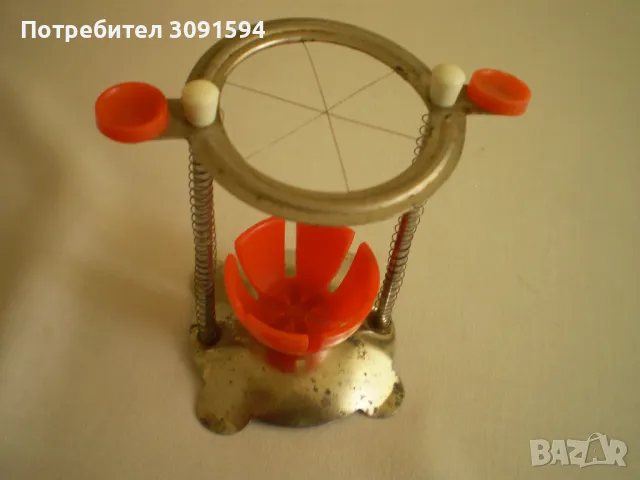 Винтидж резачка за яйца метал трърда червена пласмаса, снимка 2 - Други стоки за дома - 50019612
