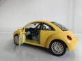 Volkswagen New Beetle 1998 г , Bburago, Мащаб 1:18 , Italy. , снимка 3