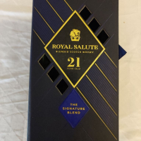 Кутия от уиски ROYAL SALUTE. , снимка 1 - Колекции - 36276086