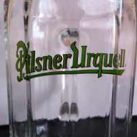 Голяма стъклена халба за бира Pilsner Urquell 1 литър чешка Чехия, снимка 7 - Чаши - 44518617