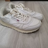 Дамски маратонки Reebok, снимка 1 - Маратонки - 41083466