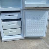 Хладилник с фризер Индезит 160см, снимка 5 - Хладилници - 41922507
