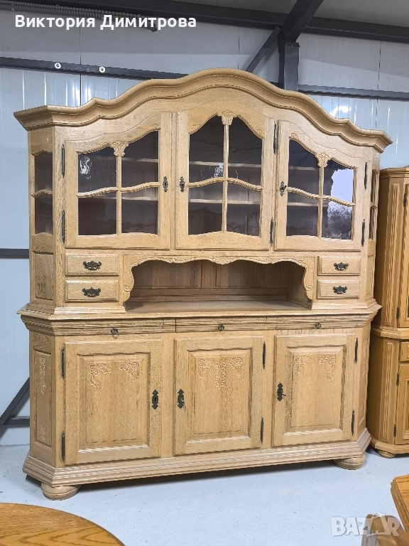 Витрина - бюфет МАСИВ, снимка 1