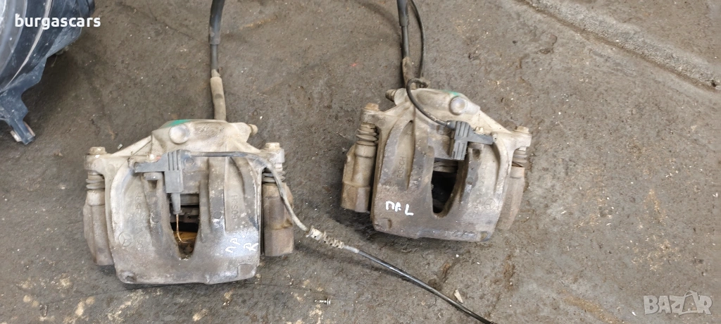 Спирачни апарати предни ляв десен Mercedes E 220 W211 646, снимка 1